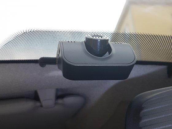 yi mini dash cam montata